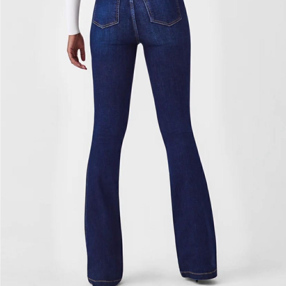 *30off3* NWOT. SPANX Flare Jeans. 
Designed with premium stretch denim. - Picture 3 of 5